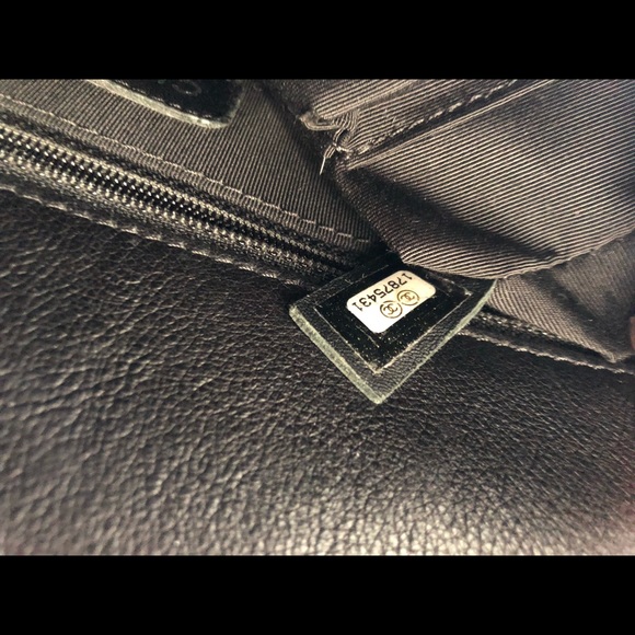 [Authentic] CHANEL BOY HANDBAG XL - Picture 5 of 14
